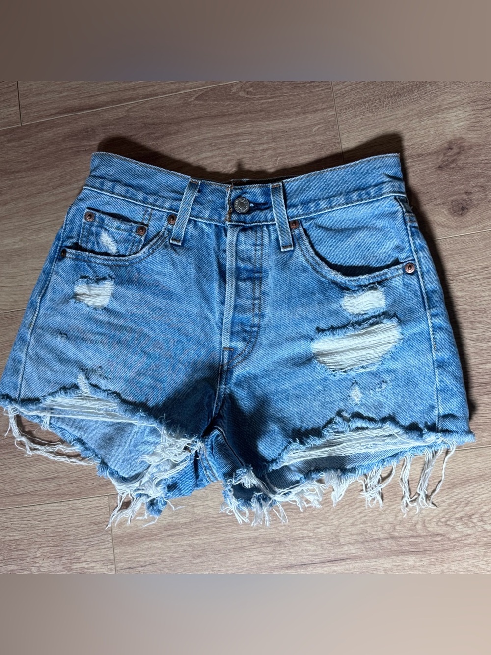 Levi’s 501 cut off shorts
